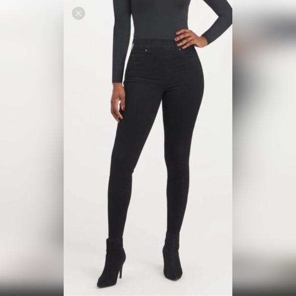 SPANX Ankle Skinny Jeans in Clean Black New With Tag Medium - Picture 2 of 3